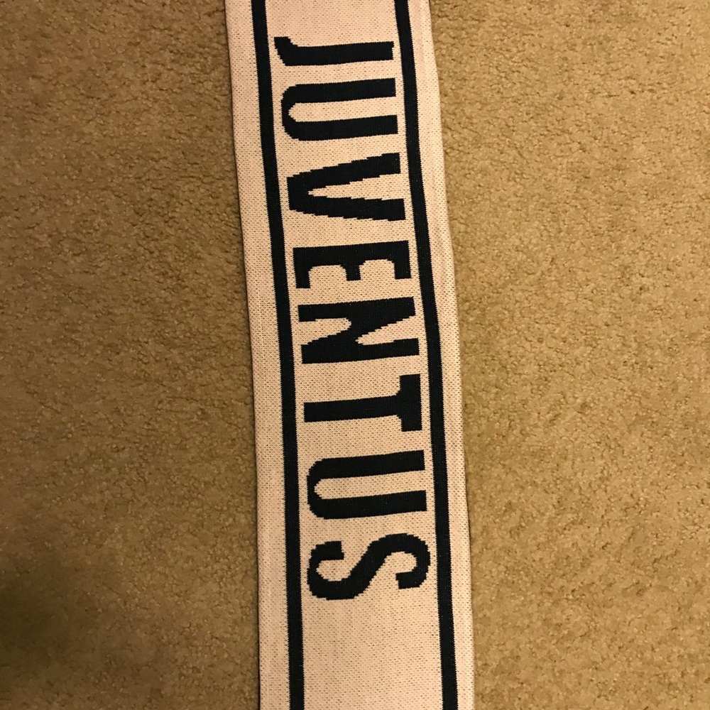Juventus Nike winter scarf